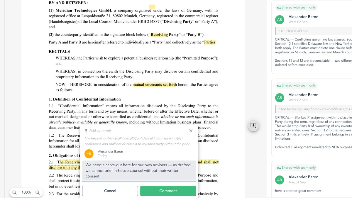 Ein Kommentar, direkt an einer hervorgehobenen Klausel eines hochgeladenen PDFs geschrieben